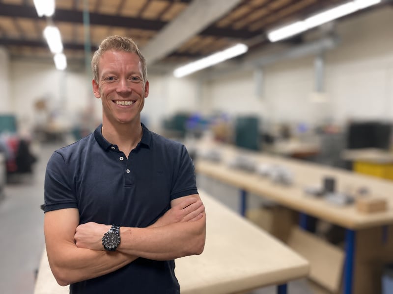 Jeffrey Kox, eigenaar van Ropro Productie, in de werkplaats in Hapert